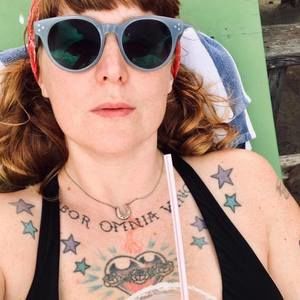 Meet your Posher, Adrienne